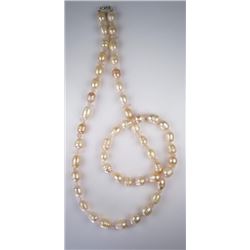 Nice Ladies Pearl Necklace & Bracelet