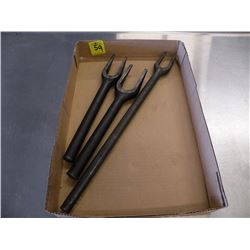 Snap-on pickle forks