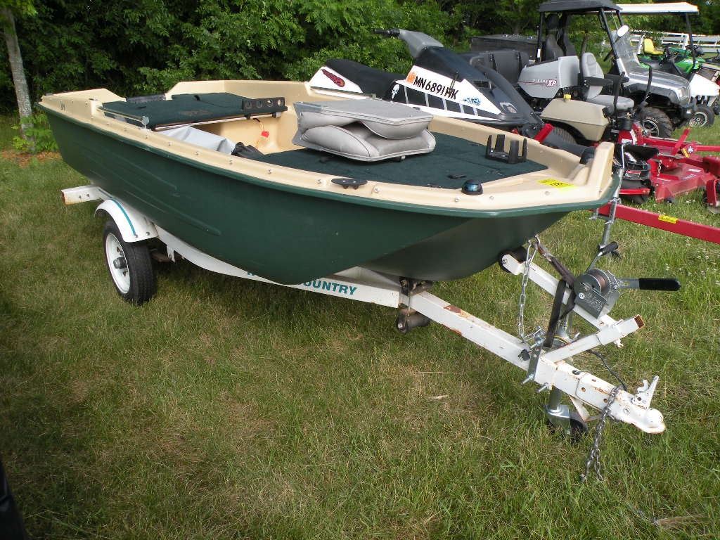 2005 Sun Dolphin Pro-120 12ft boat w/trailer SN-J0K00046K506