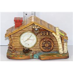VINTAGE MUSICAL CABIN MANTLE CLOCK