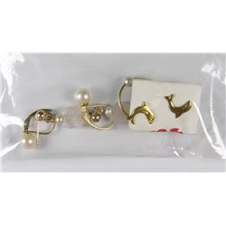 FOUR PAIRS OF ASSORTED EARRINGS INCLUDING GOLD