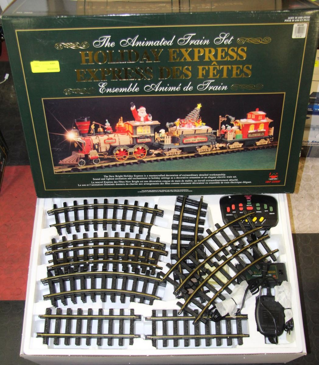 HOLIDAY EXPRESS THE ANIMATED TRAIN SET