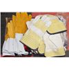 Image 1 : LOT OF 5 WELDING GLOVES & 12 PAIR OF WORK GLOVES