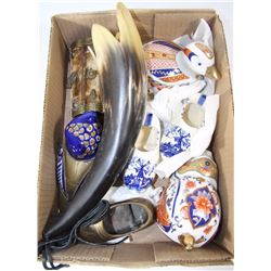 FLAT OF ASSORTED ORNAMENTS INCLUDING A SHELL