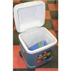 IGLOO MAX COLD 5 DAY ROLLER COOLER HOLDS 101