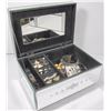 Image 1 : MED SIZE MIRORRED JEWELRY BOX WITH CONTENTS