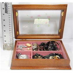 WOODEN GLASS TOP JEWELLERY BOX W CONTENTS