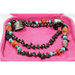 JEWELLERY BOX WITH CONTENTS INCL GLASS RINGS