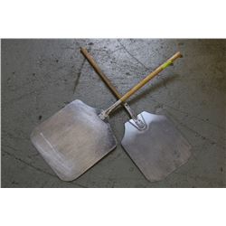 TWO PIZZA PADDLES