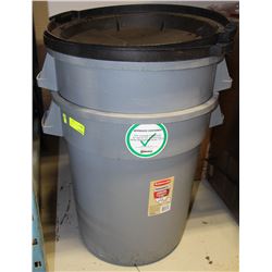 PAIR OF RUBBERMAID ROUGHNECK 20 GALLON GARBAGE