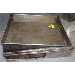 LOT OF 3 STRAP METAL FULL SIZE ROASTING PANS