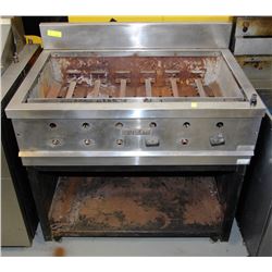 VULCAN BROILER ***MISSING RADIANT KNOBS AND GRATES