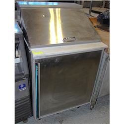 SILVERKING REFRIGERATED PREP TABLE