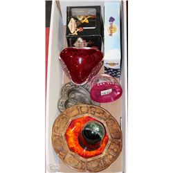 LOT OF VINTAGE VEGAS COLLECTIBLES