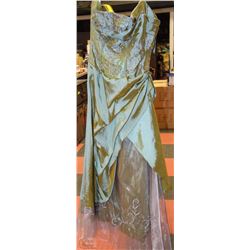 NEW GRACEY MOSHITA EVENING GOWN SIZE 10