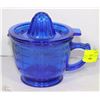 Image 1 : COBALT BLUE MEASURING CUP WITH JUICER