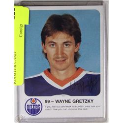 WAYNE GRETZKY 84-85 RED ROOSTER CARD