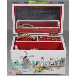 VINTAGE MUSICAL JEWELLERY BOX WITH CONTENTS