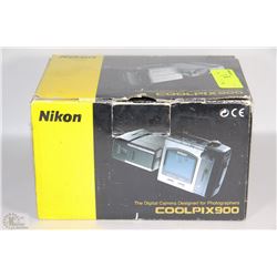 COOLPIX 900 DIGITAL CAMERA