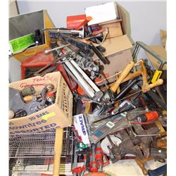 ESTATE PALLET OF VINTAGE AND ANTIQUE TOOLS