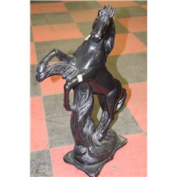 ESTATE LARGE BLACK ORNAMENT ON CHOICE: STALLION