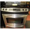 Image 1 : FRIGIDAIRE SLIDE IN RANGE CONVECTION OVEN WITH