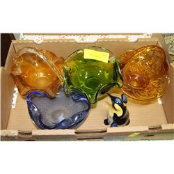 FLAT OF ASSORTED ART GLASS ORNAMENTS