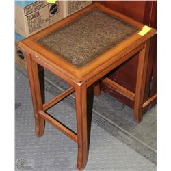 SMALLER END TABLE WITH CARVED INLAY OF FLOWERS
