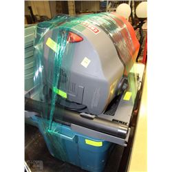 CRAFTMAN WALL MOUNT SHOP VAC WITH ACCESSORIES