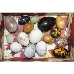 LOT OF 12 COLLECTIBLE MARBLE EGGS
