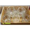 Image 1 : BOX WITH 14 ROSE GLASS BOWLS