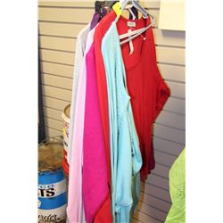 NEW BUNDLE OF 5 LADIES CASUAL TOPS