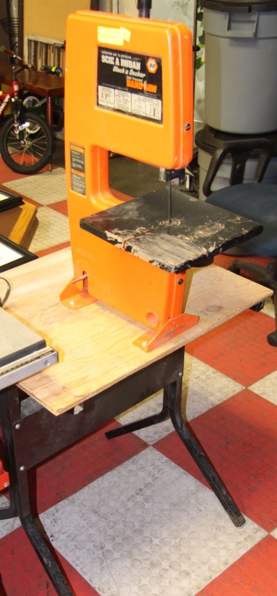 BLACK & DECKER DRILL POWERED BAND SAW WITH STAND