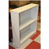 Image 1 : WHITE BOOKSHELF