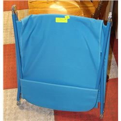 BLUE FOLDING SUN BATHING LOUNGER