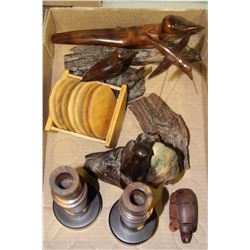 FLAT OF CARVED WOODEN ANIMALS, MOSTLY BIRDS &