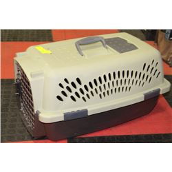 PETMATE PET TAXI FOR SMALL DOGS