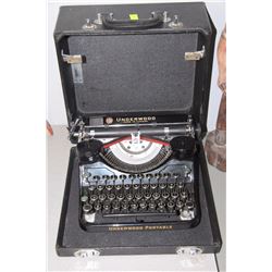 UNDERWOOD VINTAGE TYPEWRITER