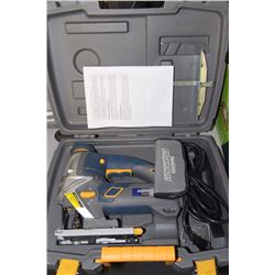 MASTERCRAFT 2 IN 1 HANDLE SCROLLING SABRE SAW WITH