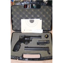 CROSMAN AIR GUN MODEL 357 WITH COPPERHEAD RED DOT