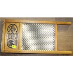 VINTAGE COLUMBUS WASH BOARD