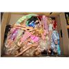 Image 1 : FLAT OF COLLECTIBLE BARBIES INCL. 8 FROM 1966 W/