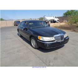 2001 - LINCOLN TOWN CAR