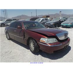 2004 - LINCOLN TOWN CAR
