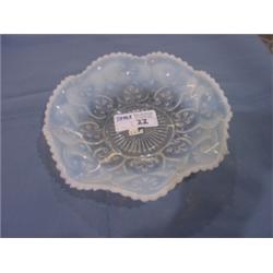 CREAM CARNIVAL GLASS CANDY DISH