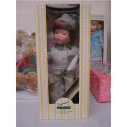 SEYMOUR MANN CONNOISSEUR COLLEC. 12" PORCELAIN DOLL-GOOD NIGHT KISS