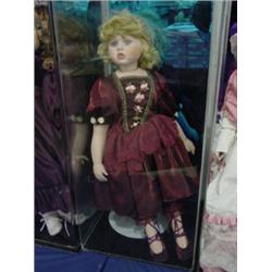 25" VALERIE PIKE TREASURE HEIRLOOM COLLECTION DOLL, 530/2000