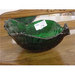 HEN DESIGN GREEN DEPRESSION GLASS BOWL