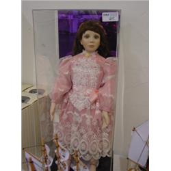 LAURIE LASTER 28' PORCELAIN DOLL MRKD 317/2000 NO/CERT/IN CASE