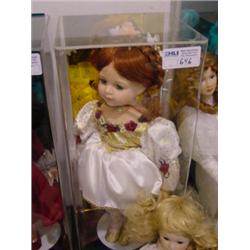 THE BROADWAY COLLECTION PORCELAIN MUSICAL BALLERINA NO MARKS IN CASE